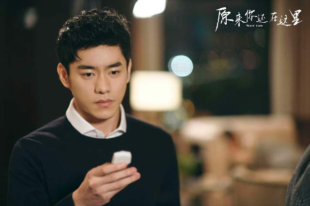 2023孤独颓废一个人的男生头像(共20张)